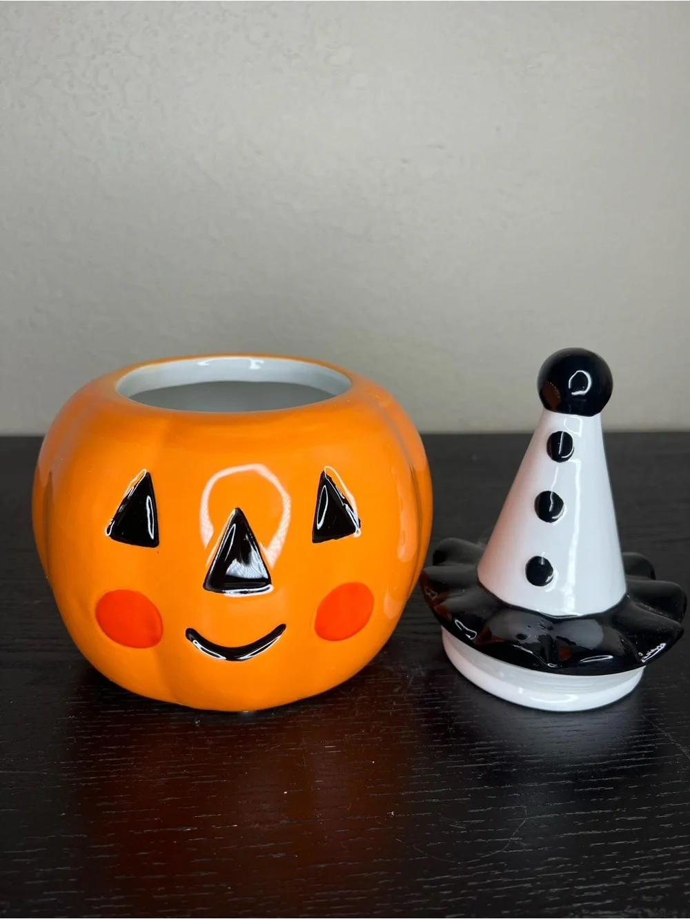 NEW Jack O’ Lantern Lane Halloween Pumpkin Jar with Clown Hat Lid